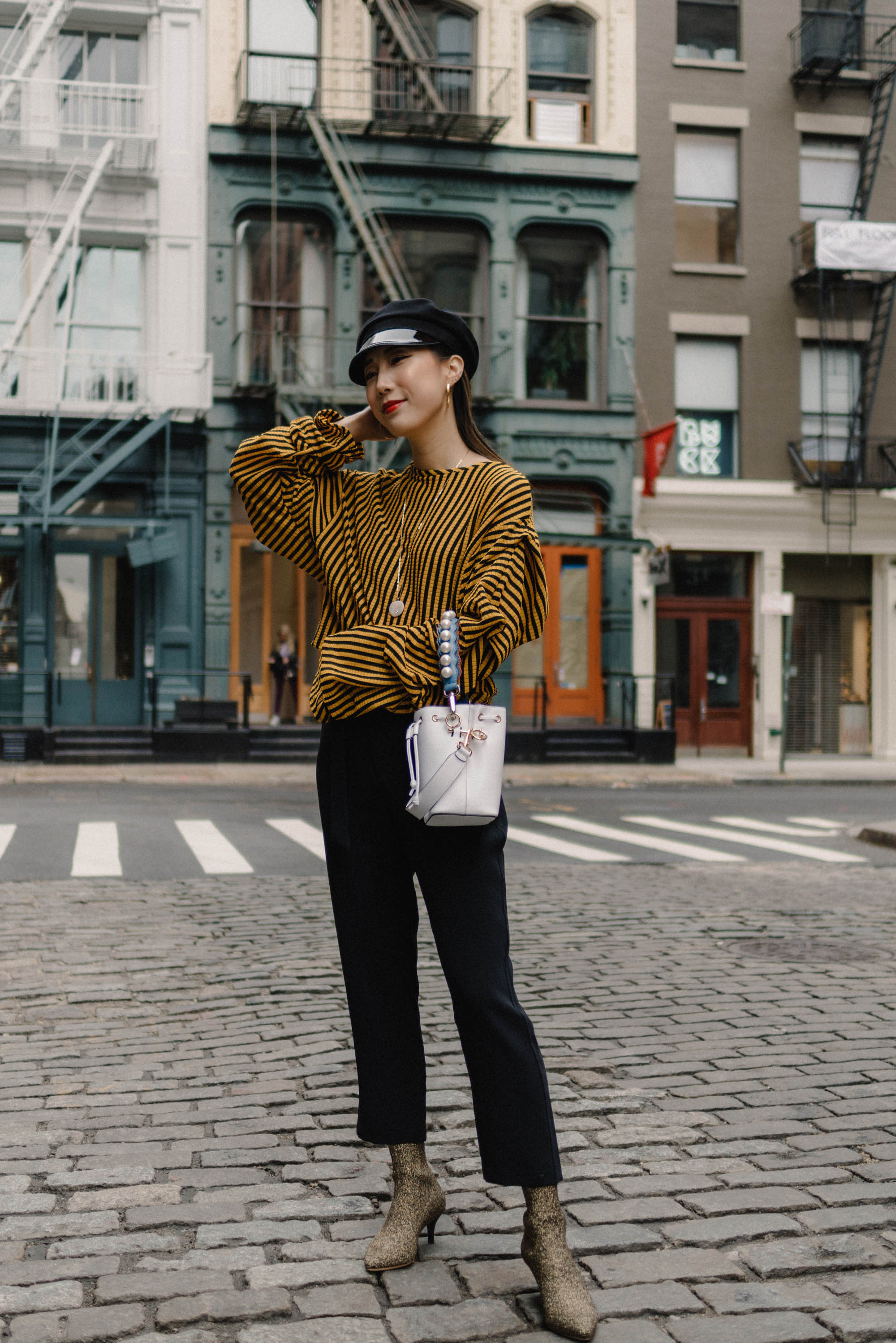 扎拉 Top.,Petite Studio Pants,Loeffler Randall靴子,Fendi Bag,Gucci帽子