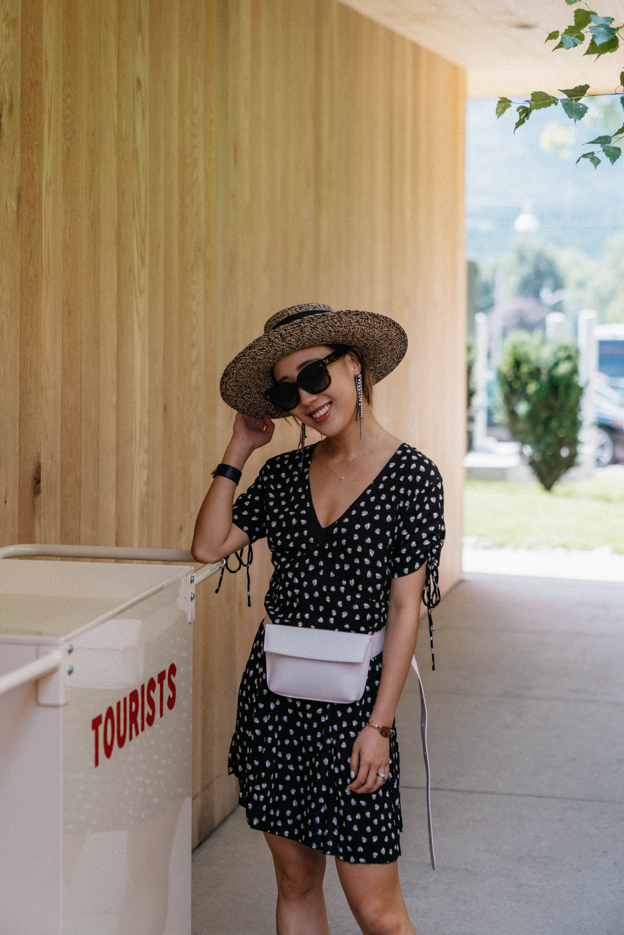 rue stiic衣服,金色鹅运动鞋,yvonne kone包,sensi Studio帽子,区域耳环