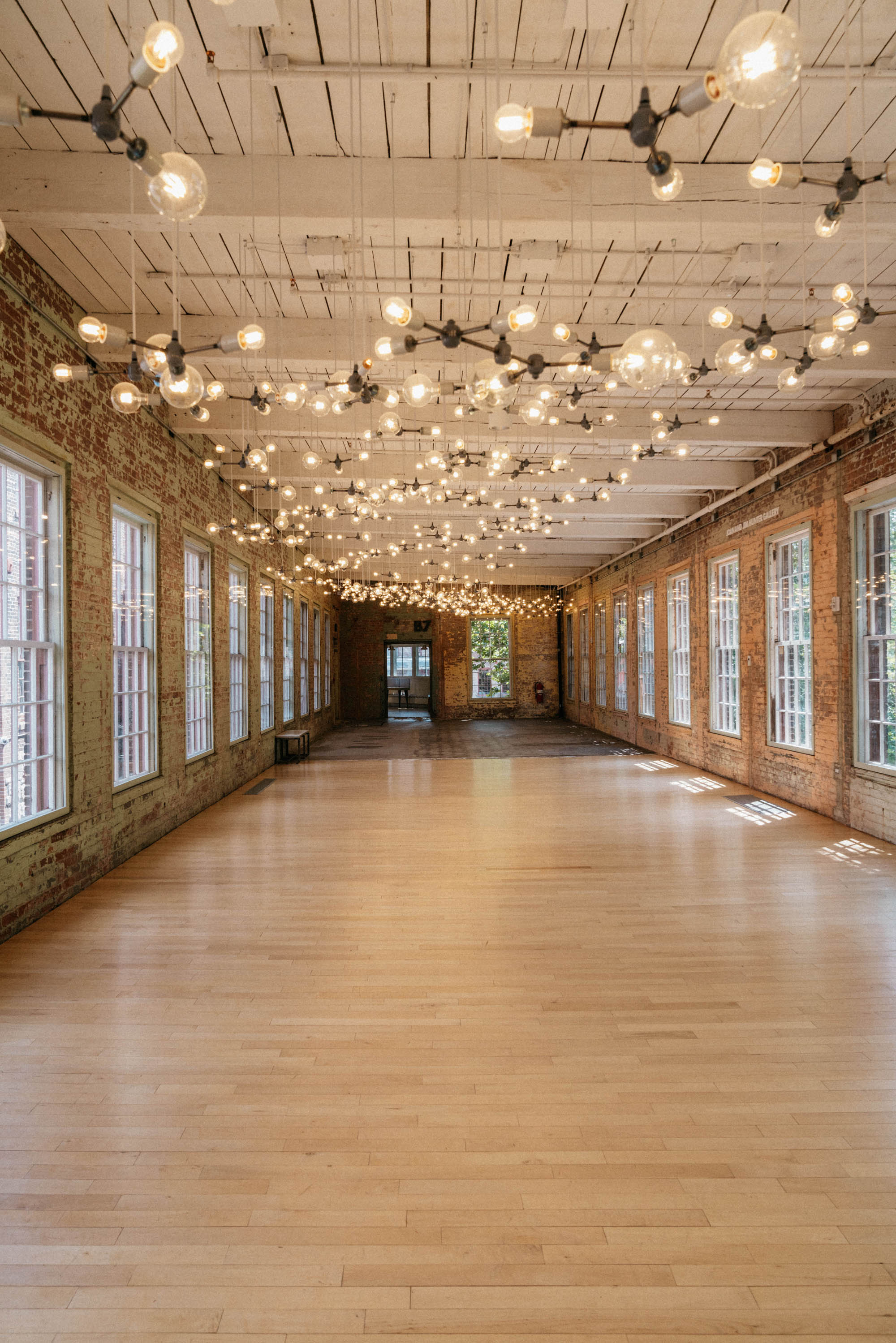 Spencer Finch的Cosmic Latte