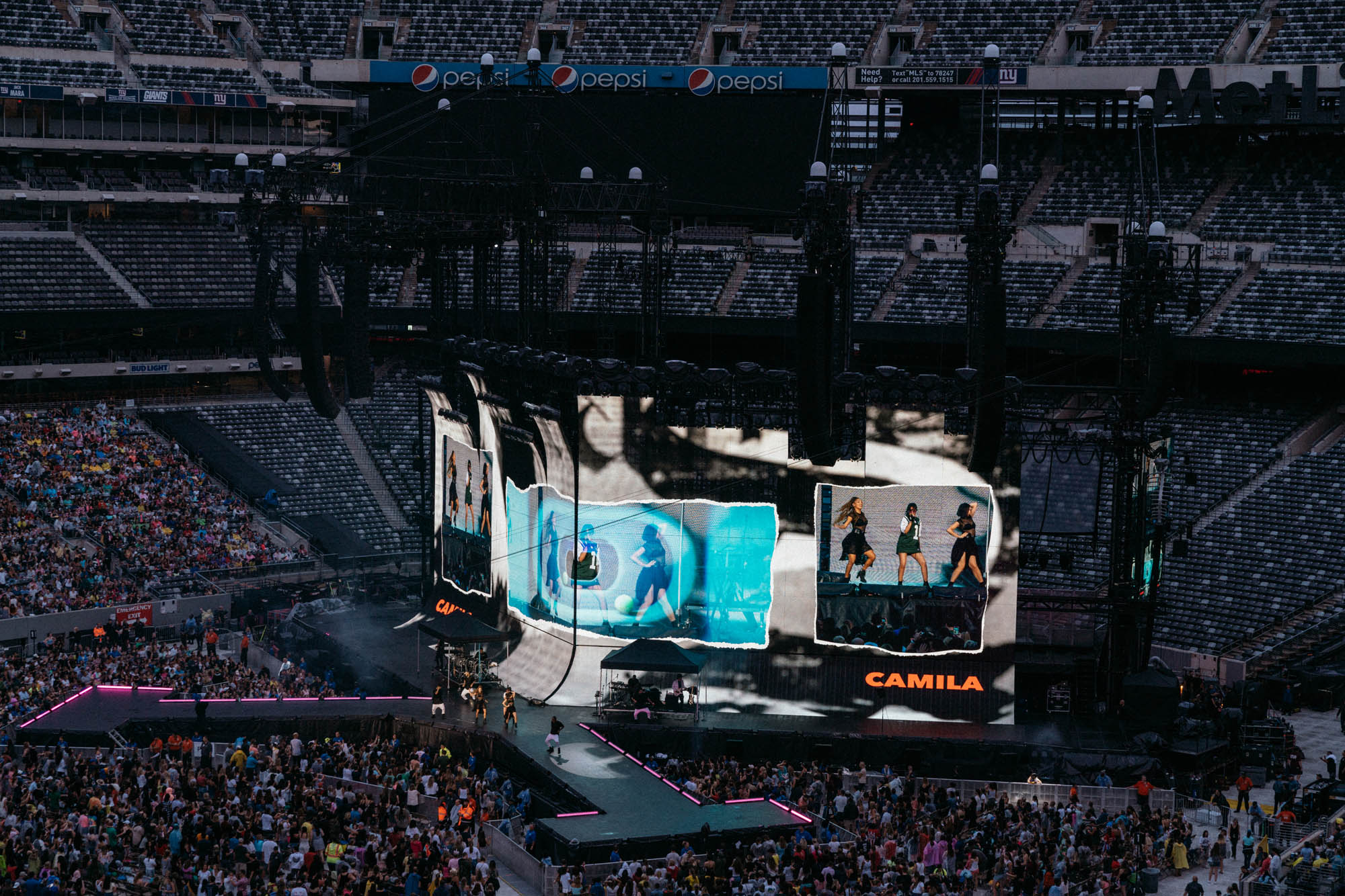 Camila Cabello.在Metlife Stadium的Taylor Swift信誉之旅开放