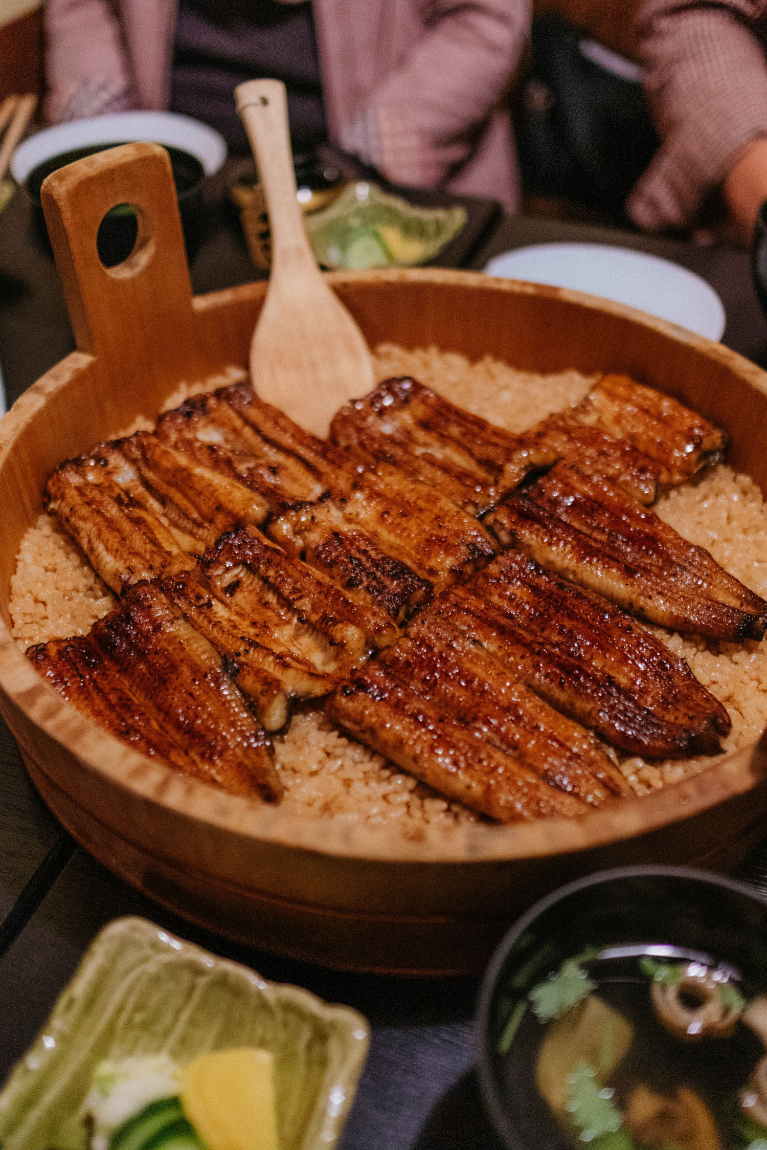 他们最大的5人提供。每人绝对超过足够的食物!这真的是百胜。