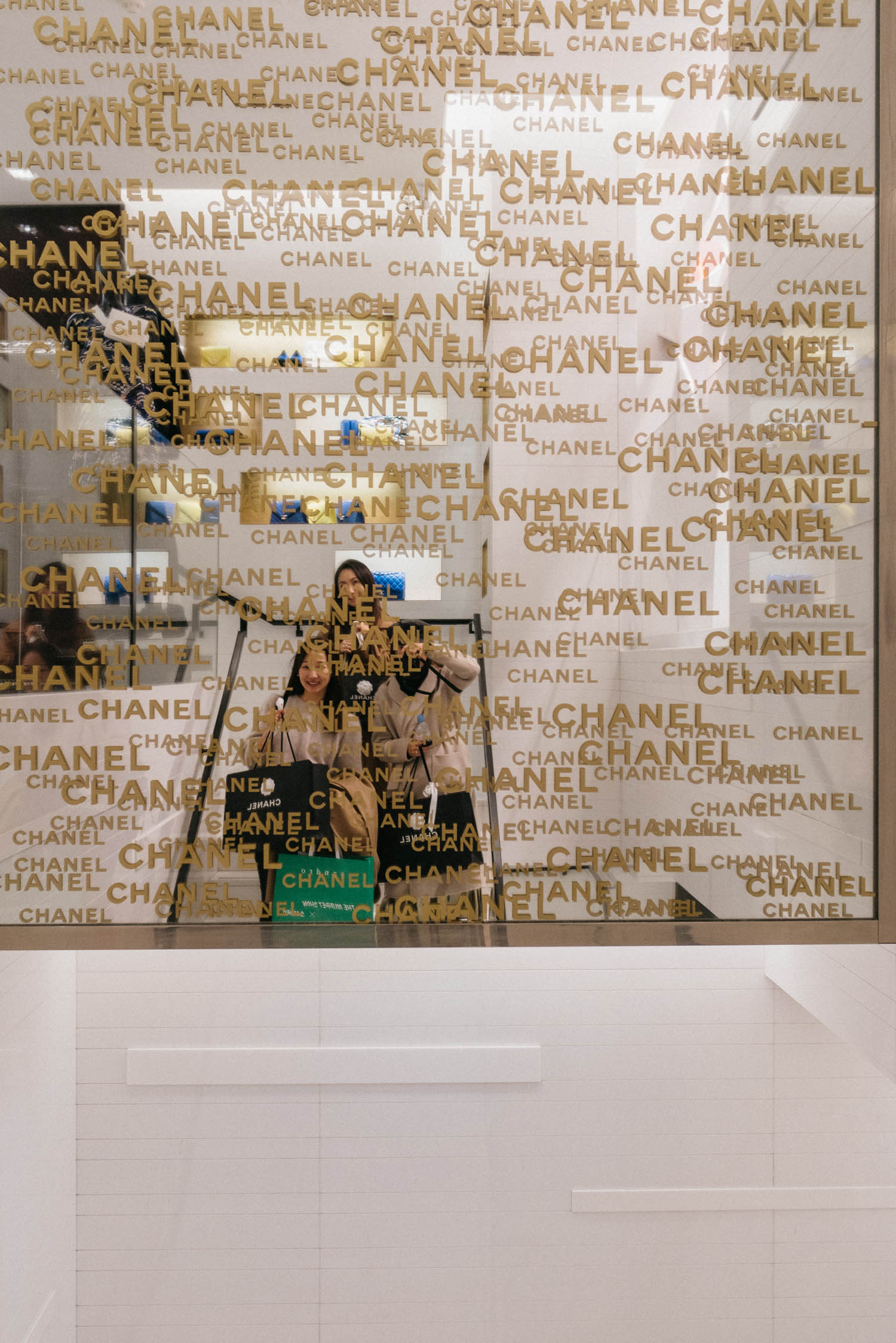 从Chanel带来纪念品:)