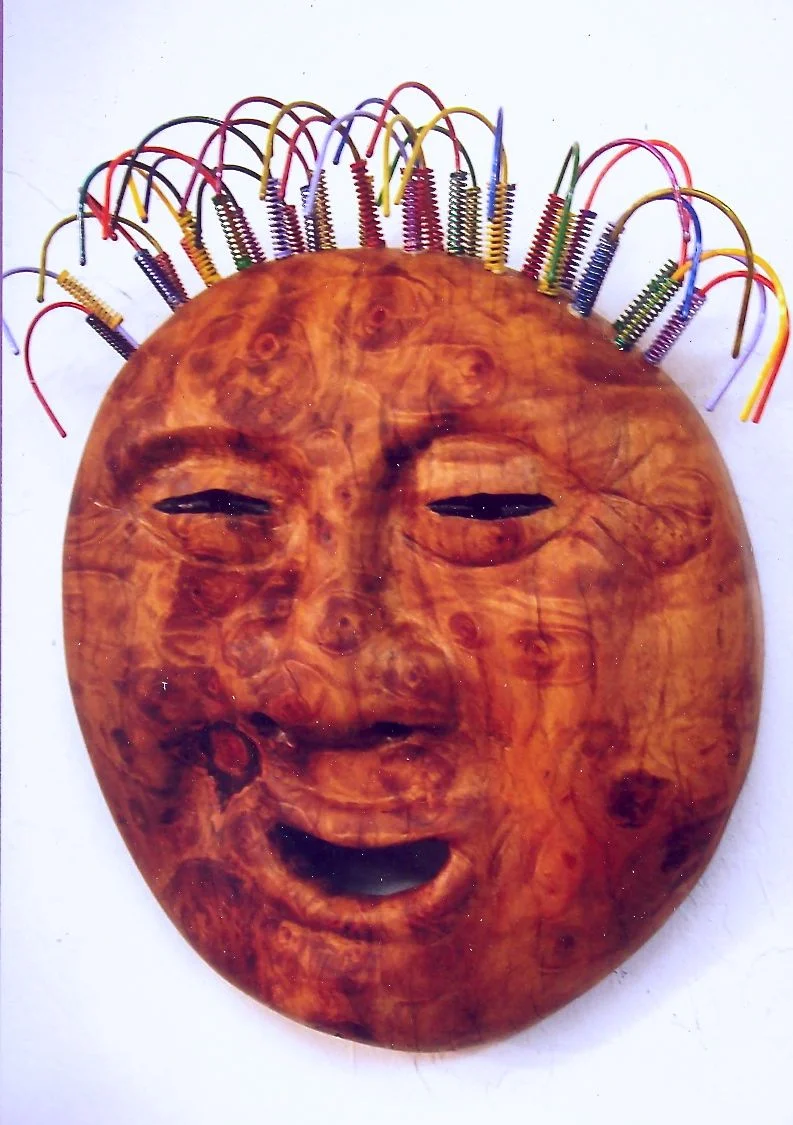 Doug Padauk Burl面具与外套挂衣架头发.jpg