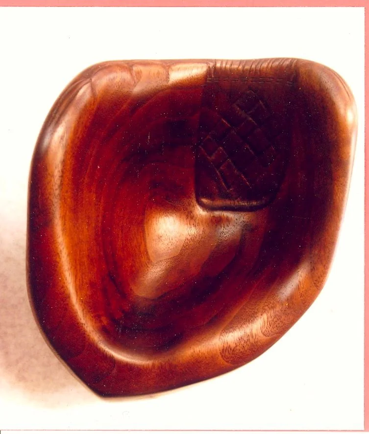Beth Claro Walnut%22mitt Bowl%22.jpg
