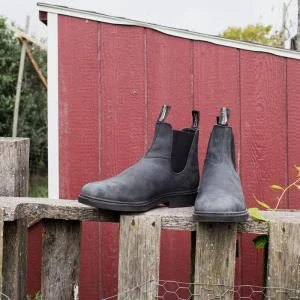 blundstone boots rustic black