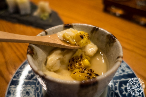 玉米chawanmushi在 纽约,纽约的En Japanese Brasserie 