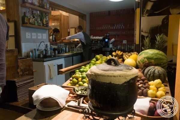 Open kitchen at Tordesilhas在圣保罗,巴西