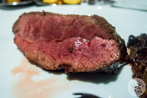 Filet mignon at Fogo de Chao在圣保罗,巴西