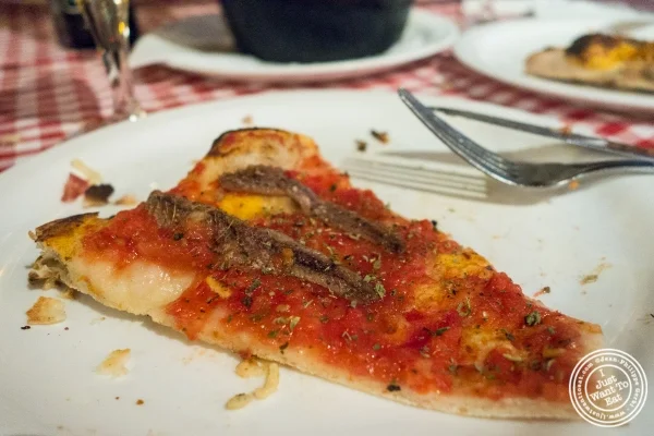 凤尾鱼在Margherita Pizzeria的披萨在圣保罗,巴西