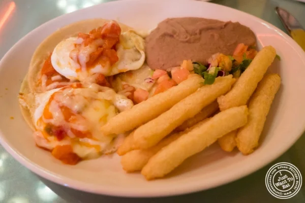 Huevos rancheros at..  Baja,Tex-Mex在霍博肯,NJ