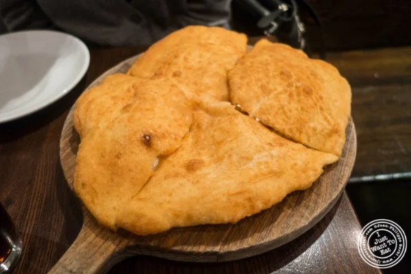 Pizze fritte at.. 在纽约纽约纽约的Starita唐安东尼奥