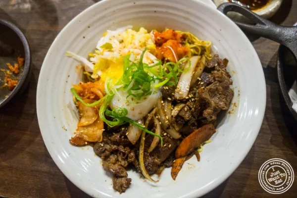 Bulgogi at. . Mokbar,韩国拉面在切尔西市场 