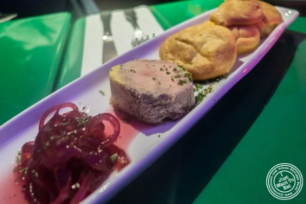 鹅肝au torchon at 纽约纽约乐村 