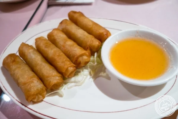 暹罗或春卷  Pongsri,泰国餐厅在纽约纽约时报广场附近