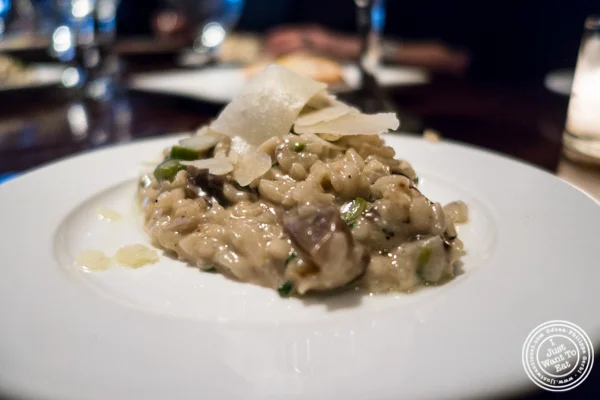 野生蘑菇烩饭 at Ponty Bistro在纽约,纽约