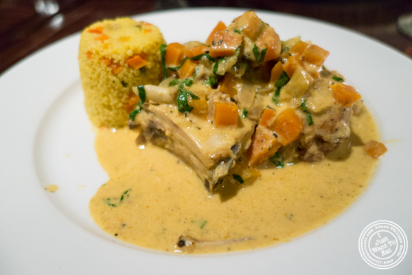 le poulet tagine. at Ponty Bistro在纽约,纽约