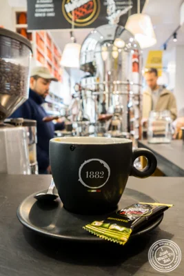 浓咖啡&在Caffe Vergnano, 纽约州纽约市的Eataly