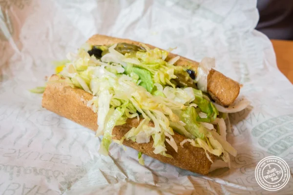 素食鳄梨酱子 Quiznos潜艇在NYC,NEW YARK