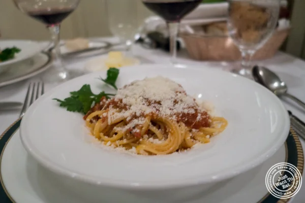 扁面条All'amatriciana at.  IL TINELLO在纽约,纽约
