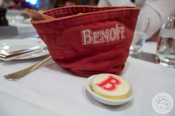 面包和黄油在  BENOIT在纽约纽约,纽约