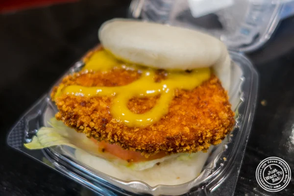 C bao亚洲小圆面包酥脆的鸡宝更多,在纽约,纽约