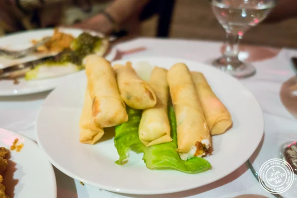 在byblos,黎巴嫩餐厅的乳酪里克卡特在纽约,纽约