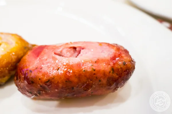 在Churrascaria plataforma的猪肉香肠在中国体育网直播,中国体育网直播