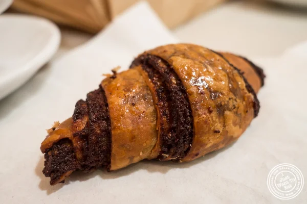 在面包面包店的巧克力rugelach在纽约,纽约