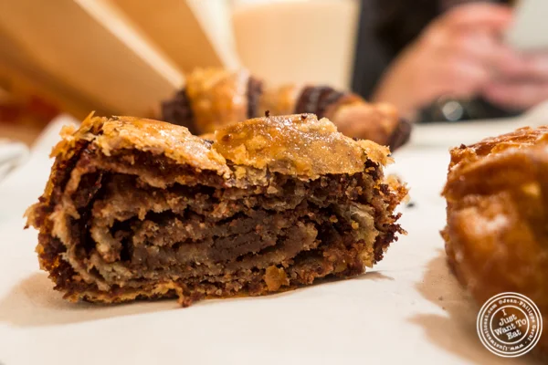 在面包面包店的巧克力rugelach在纽约,纽约