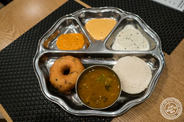纽约纽约市印度中国体育网直播Dosai的Idli Vadai组合