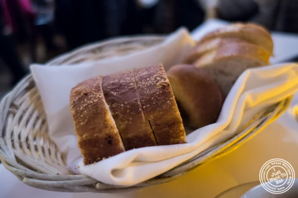 在Gigino Trattoria的面包篮子在翠福纳