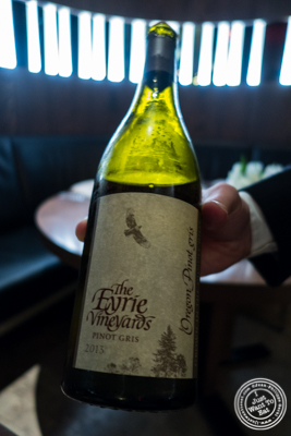 比诺·格里斯(Pinot Gris),伊利(Eyrie),邓迪希尔斯(Dundee Hills),俄勒冈州,2013年,在凯悦柏悦酒店(One57)的后厅