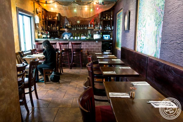 皇后区Astoria的The 摘机餐厅,Raw Bar and Grill餐厅