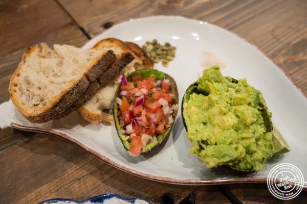Dececa Maman的Deconstricted Avocado Toast