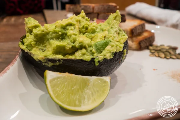Dececa Maman的Deconstricted Avocado Toast