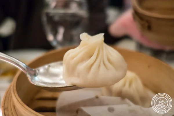 在Tribeca先生的汤饺子