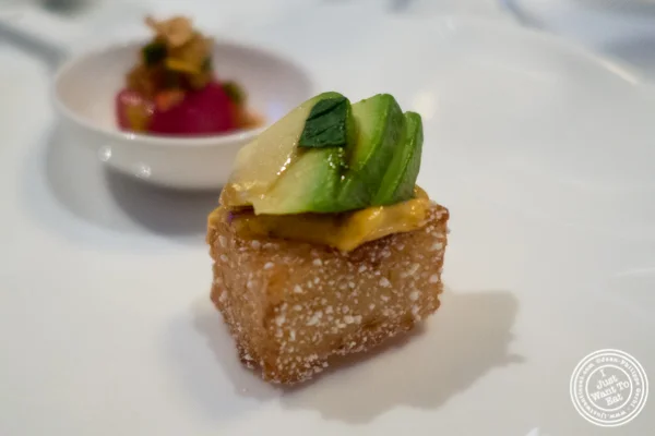 酥脆米的鲕梨在Jean-Georges在纽约,纽约