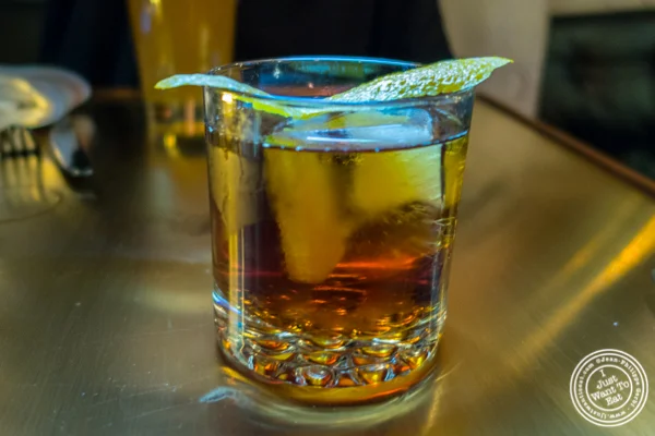 紫色统治鸡尾酒