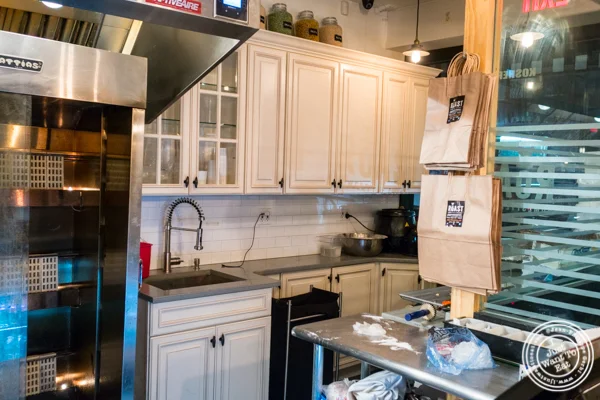 Kitchen at 烤家常鸡 in East Harlem, 纽约市