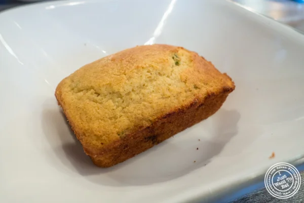 Jalapeno corn bread at 烤家常鸡 in East Harlem, 纽约市