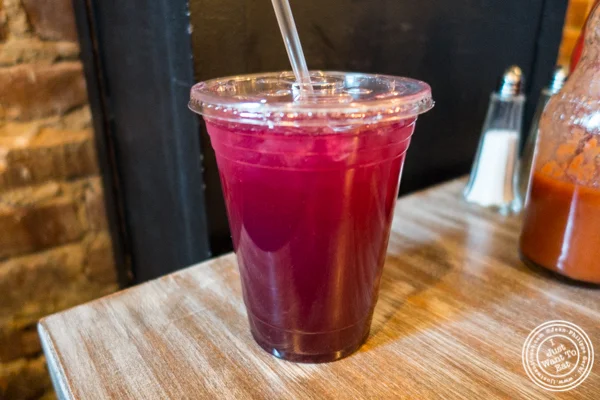 Blueberry lemonade at 烤家常鸡 in East Harlem, 纽约市