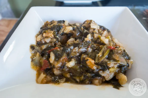 纽约布鲁克林的Avlee Greek Kitchen的Orzo炒菠菜