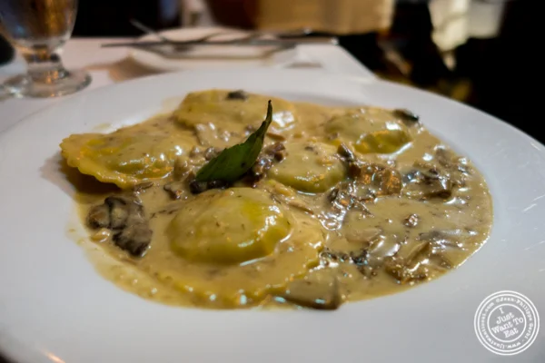 Tortellini Al Funghi在Bistecca Fiorentina在纽约,纽约