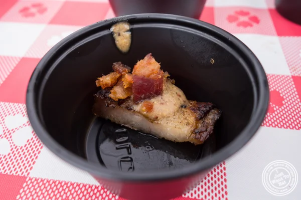 来自Mexi BBQ的双重皇家培根开胃菜在威廉斯堡的大培根野餐,布鲁克林