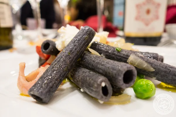 面食透镜黑豆Sedani用绿豆,薄菏和乳清干酪