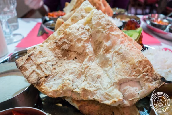 Naan at 孟买格栅中国体育网直播在地狱's Kitchen