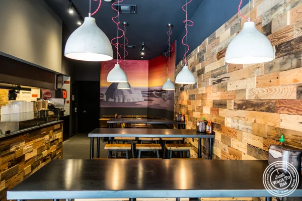 奥托的炸玉米饼的用餐室在地狱的厨房里