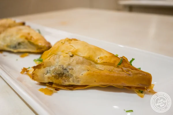 在纽约,纽约南部的korali Estiatorio的Spanakopita。