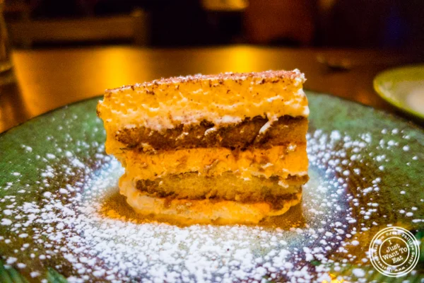 提拉米苏(Tiramisu)在上西城的贝托拉(Bettola),纽约,纽约