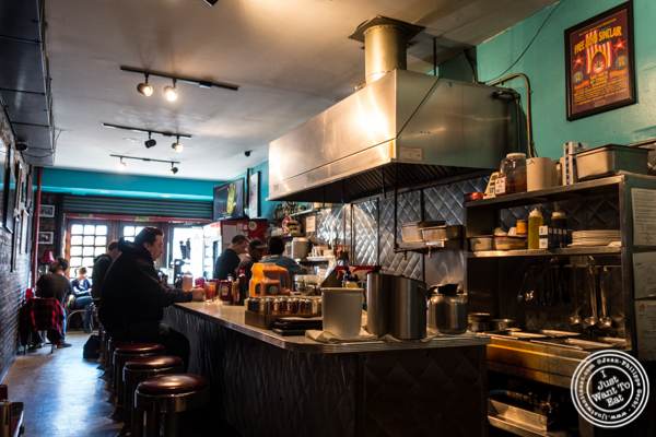 Bar area at 邦妮's Grill in Park Slope, Brooklyn